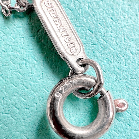 Tiffany & Co Elsa Peretti Small Alphabet Pendant in Sterling Silver letter T - Picture 8 of 11